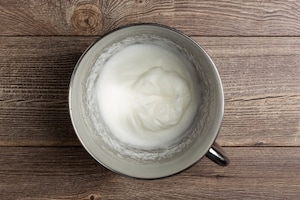 Preparazione Mini pavlove al melograno, lamponi e profumo d’arancia  - Fase 1