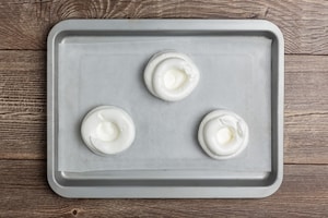 Preparazione Mini pavlove al melograno, lamponi e profumo d’arancia  - Fase 2