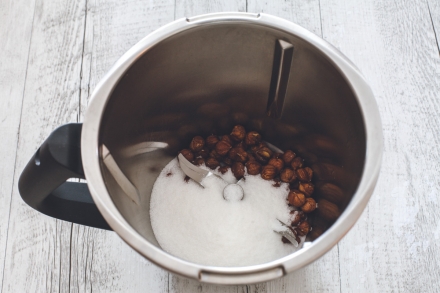 Preparazione Nutella con il Bimby - Fase 1 Preparazione Nutella con il Bimby - Fase 1