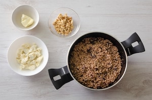 Preparazione Orzotto al radicchio, gorgonzola e noci  - Fase 2