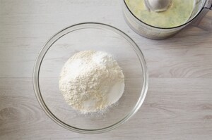 Preparazione Pancake al salmone con barba di finocchio e panna acida - Fase 1