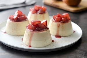 Preparazione Panna cotta al parmigiano con composta di pere al vino - Fase 4