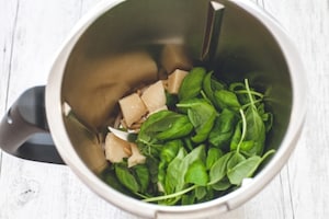 Preparazione Pesto alla genovese con il Bimby - Fase 1