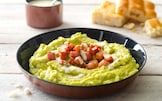Purè di fave e patate con ciccioli di guanciale e salsa al pecorino