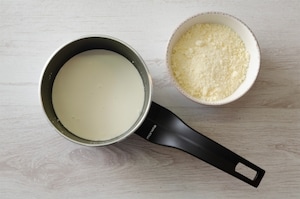 Preparazione Purè di fave e patate con ciccioli di guanciale e salsa al pecorino - Fase 1