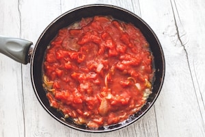 Preparazione Spaghetti con il tonno alla bolognese - Fase 1