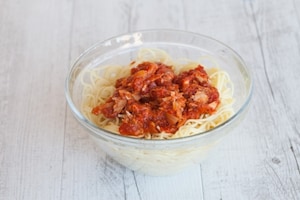 Preparazione Spaghetti con il tonno alla bolognese - Fase 2
