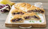 Strudel di radicchio, pere e scamorza affumicata 