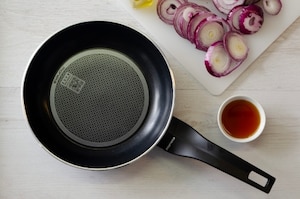 Preparazione Tagliata di tonno al sesamo con cipolle caramellate - Fase 1
