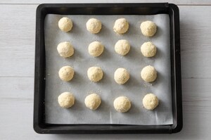 Preparazione Tagliatelle al sugo di polpette di ricotta - Fase 1