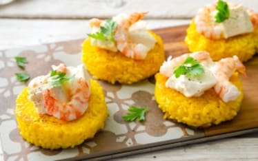 Tartine di riso al salto con crescenza e mazzancolle