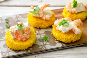 Preparazione Tartine di riso al salto con crescenza e mazzancolle - Fase 3