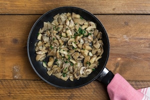Preparazione Timballo di tortellini in crosta - Fase 2