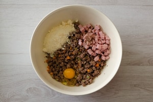 Preparazione Torta di paccheri al forno - Fase 1