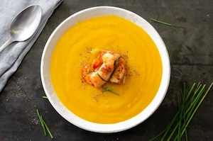 Preparazione Vellutata di patate allo zafferano con gamberoni bardati - Fase 4