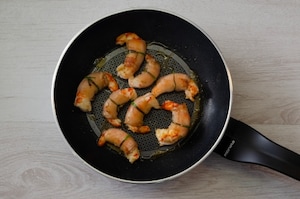 Preparazione Vellutata di patate allo zafferano con gamberoni bardati - Fase 3