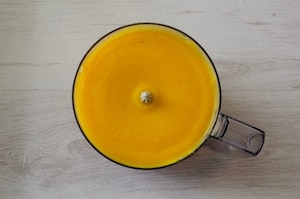 Preparazione Vellutata di patate allo zafferano con gamberoni bardati - Fase 2