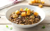 Zuppa di farro con porcini e castagne