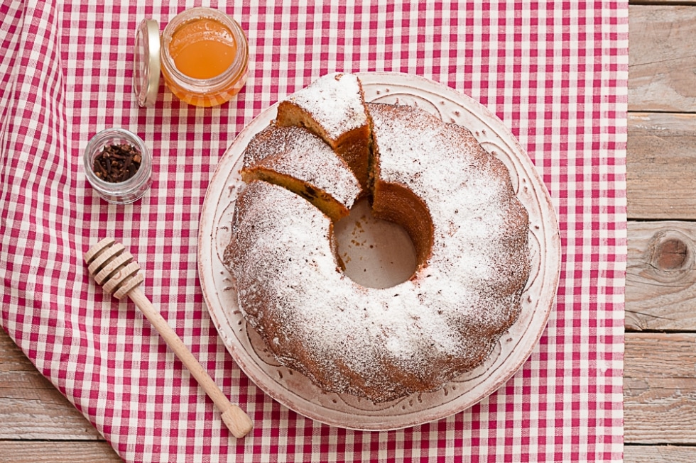 Ciambella speziata al miele ricetta