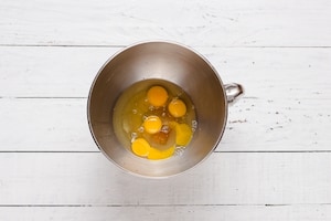 Preparazione Ciambella speziata al miele - Fase 2