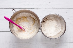 Preparazione Ciambella speziata al miele - Fase 2