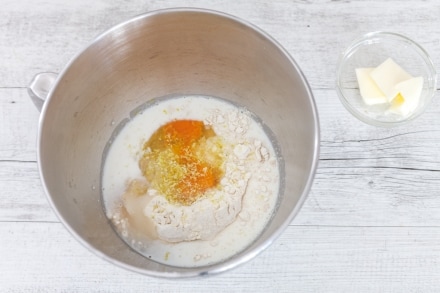 Preparazione Girelle alla crema e uvetta - Fase 2