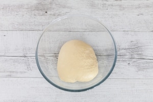 Preparazione Girelle alla crema e uvetta - Fase 2