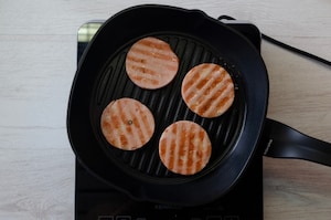 Preparazione Medaglioni di mortadella grigliata con salsa verde - Fase 2