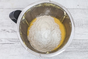 Preparazione Muffin salati con il Bimby - Fase 2