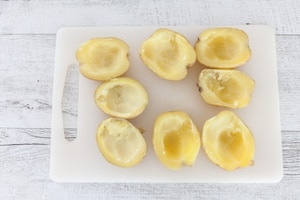 Preparazione Patate al forno ripiene - Fase 1