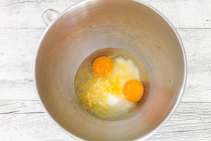 Preparazione Plumcake sofficissimo alle mele - Fase 1