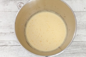 Preparazione Plumcake sofficissimo alle mele - Fase 2