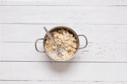 Preparazione Risotto con topinambur e raspadura - Fase 3 Preparazione Risotto con topinambur e raspadura - Fase 3