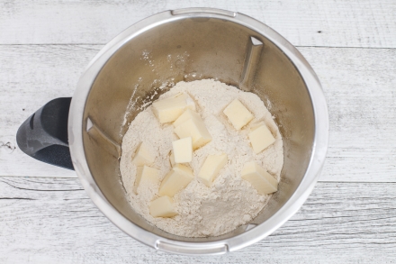 Preparazione Sbriciolata con il Bimby - Fase 1 Preparazione Sbriciolata con il Bimby - Fase 1