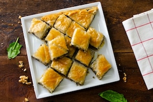 Preparazione Spanakopita con riso e spinaci - Fase 4