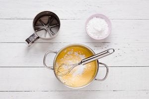 Preparazione Torta al cacao, rum, crema all'arancia - Fase 1