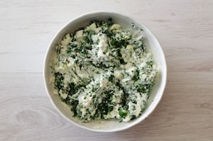 Preparazione Tortini di tagliatelle intrecciate con ricotta, spinaci e uova - Fase 1