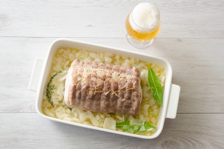 Preparazione Arrosto di maiale alla birra con cipolle - Fase 3 Preparazione Arrosto di maiale alla birra con cipolle - Fase 3