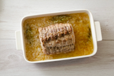 Preparazione Arrosto di maiale alla birra con cipolle - Fase 4 Preparazione Arrosto di maiale alla birra con cipolle - Fase 4