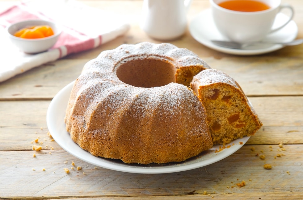 Ciambella al farro e albicocche secche ricetta