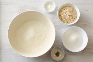 Preparazione Ciambella con crusca, uvetta e cardamomo - Fase 1