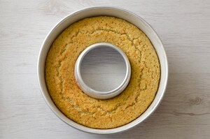 Preparazione Ciambella con crusca, uvetta e cardamomo - Fase 4