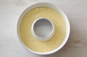 Preparazione Ciambella con crusca, uvetta e cardamomo - Fase 3