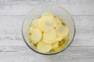 Preparazione Frittata di patate al forno - Fase 2