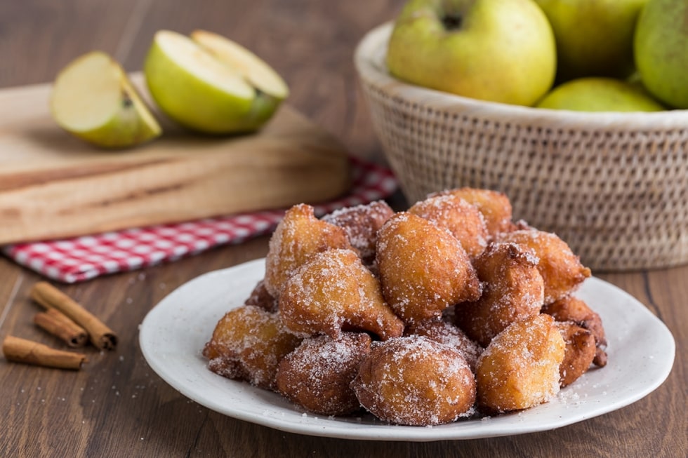 Frittelle di mele e ricotta ricetta