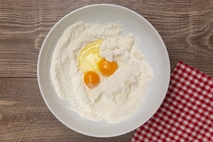 Preparazione Frittelle di mele e ricotta - Fase 1