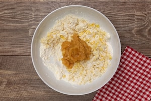 Preparazione Frittelle di mele e ricotta - Fase 2