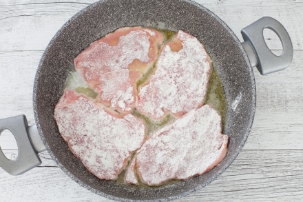Preparazione Scaloppine al limone - Fase 1 Preparazione Scaloppine al limone - Fase 1