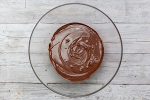 Preparazione Charlotte al cioccolato e frutti di bosco - Fase 2