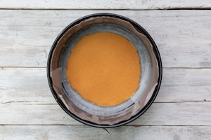 Preparazione Charlotte al cioccolato e frutti di bosco - Fase 2